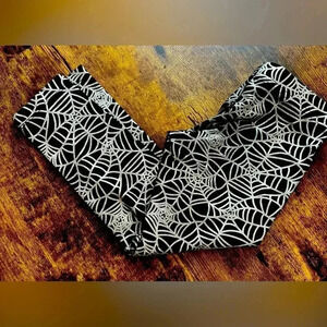 Way to Celebrate Halloween | toddler girls spider web leggings. Size: XS (4-5).​